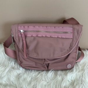 {Lululemon} Festival Bag II 5L in Quicksand